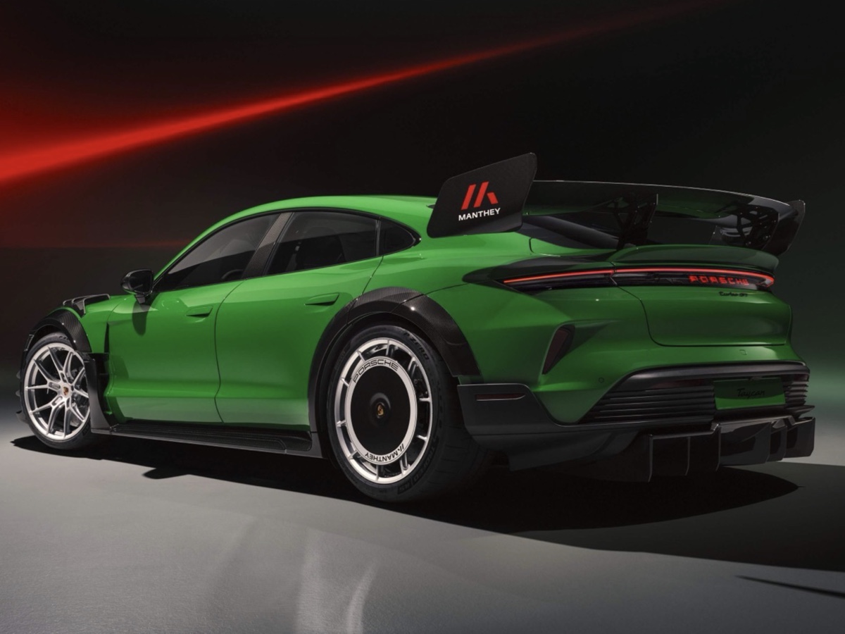 Porsche Taycan Turbo GT con Manthey Kit - Pirelli P Zero Trofeo RS