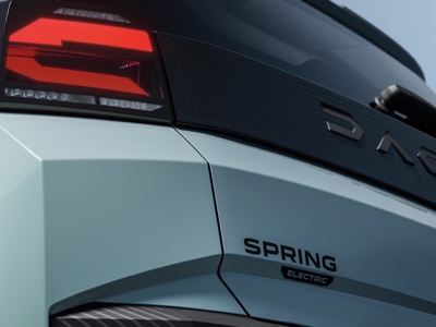 Prima immagine teaser della nuova Dacia Spring