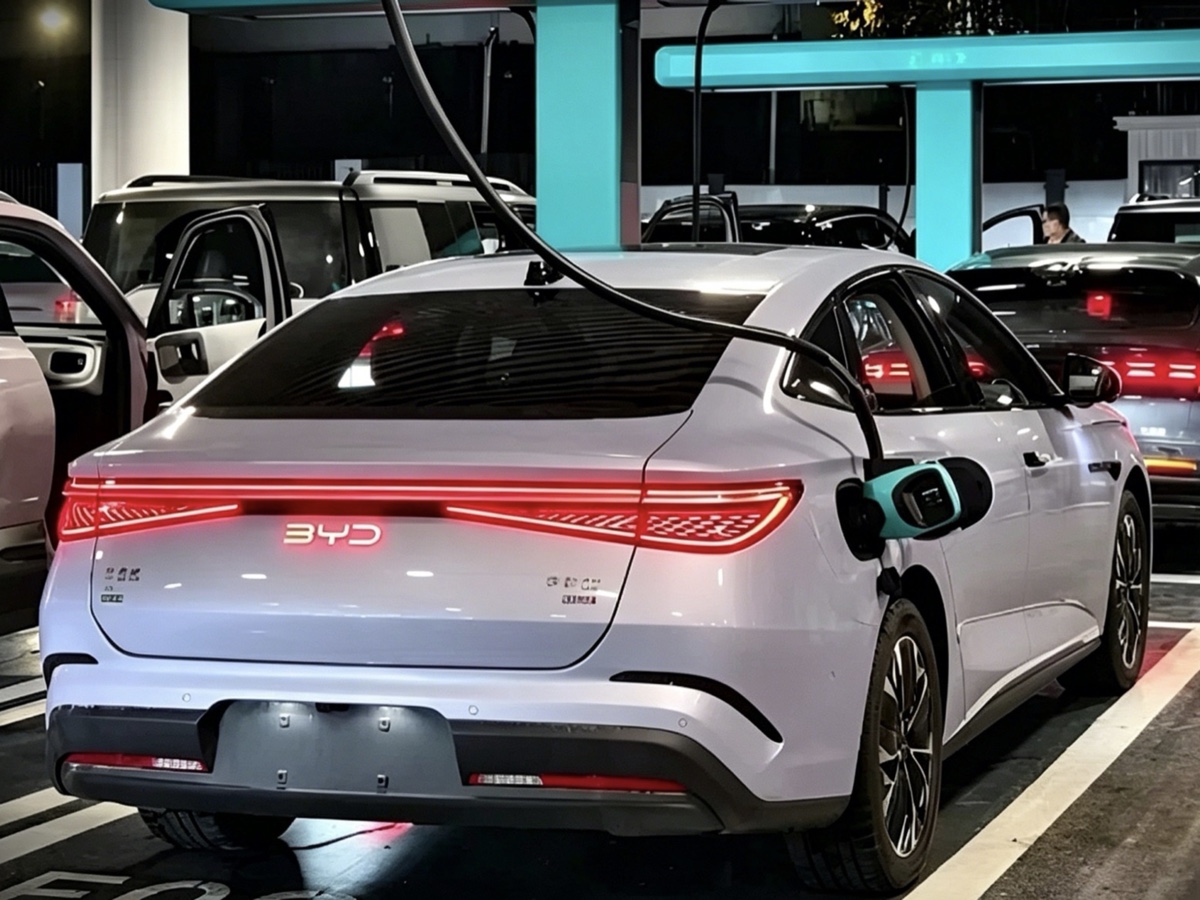 BYD Flash Charging