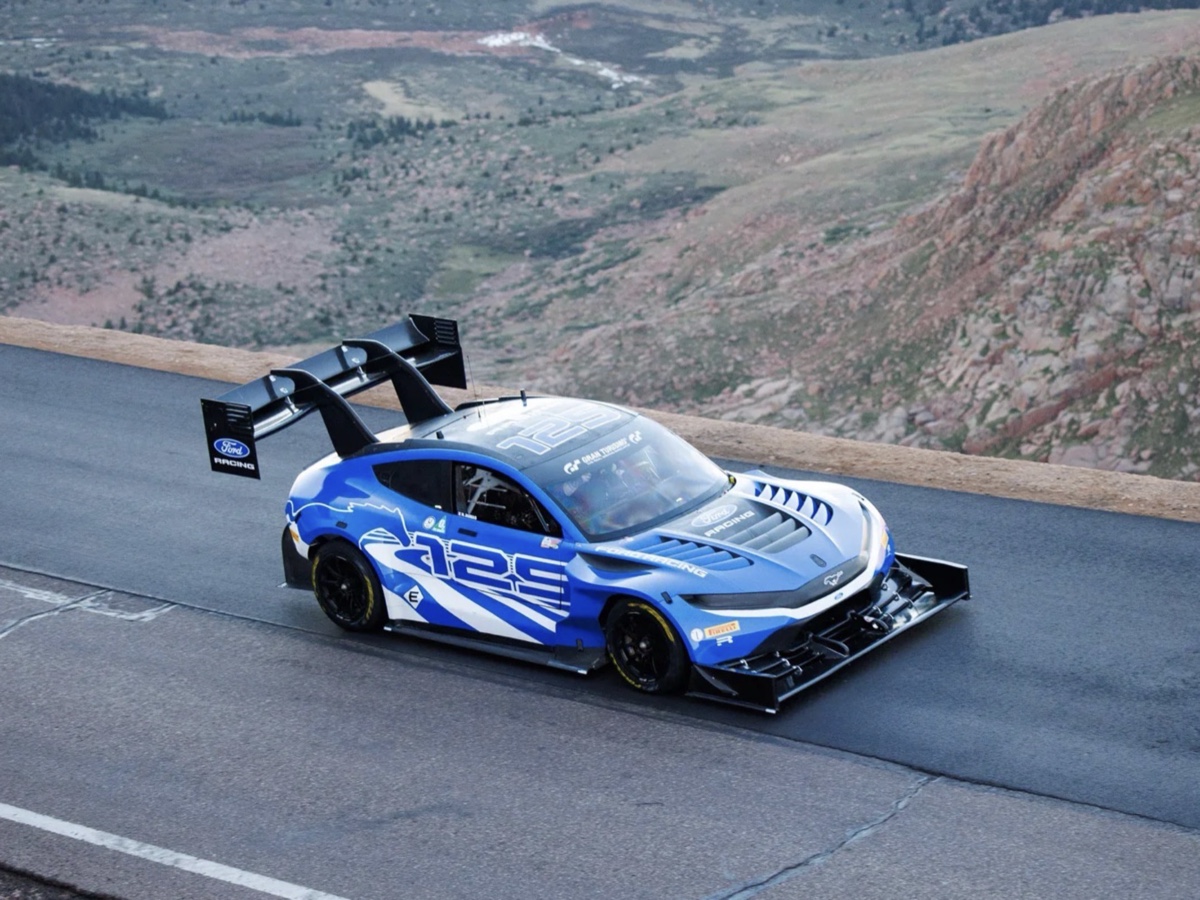Ford Super Mustang Mach-E Pikes Peak 2026