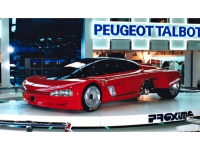 Peugeot celebra 40 anni della concept visionaria Proxima
