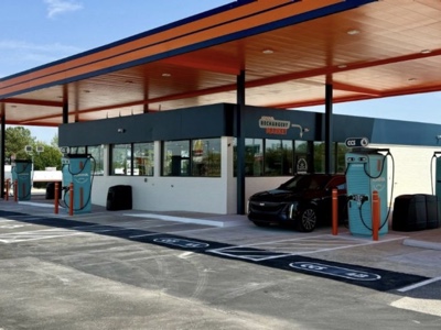 Ricarica EV su 122 stazioni Ionna negli USA per i clienti General Motors