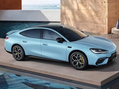 Al via in Cina le prevendite della berlina Geely con powetrain elettrico "16-in-1"