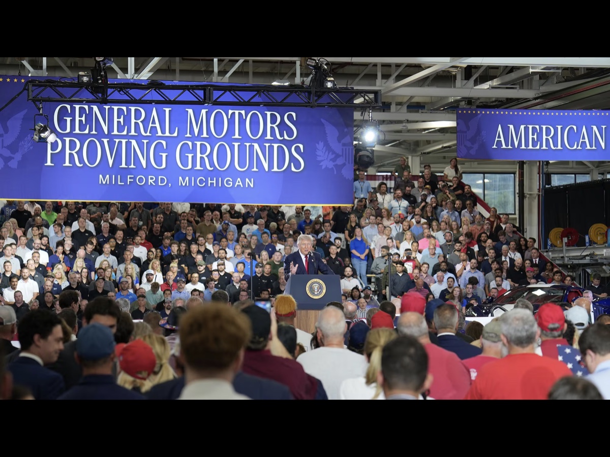 Trump visita GM Proving Ground Milford