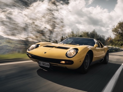 Lamborghini celebra 55 anni della Miura SV, l’origine della specie