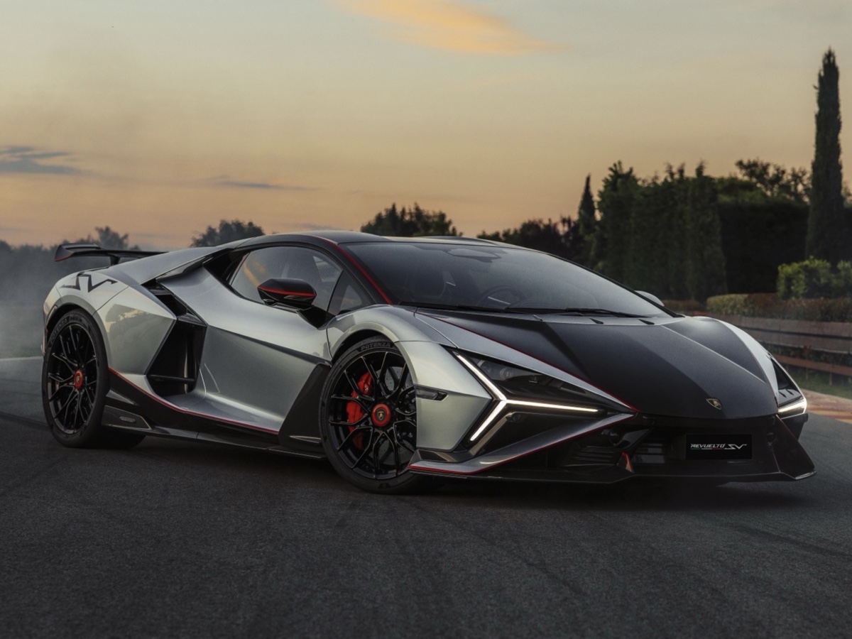 Lamborghini Revuelto SV