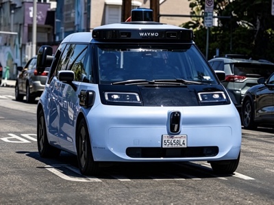 Waymo espande la flotta negli USA con i robotaxi Zeekr