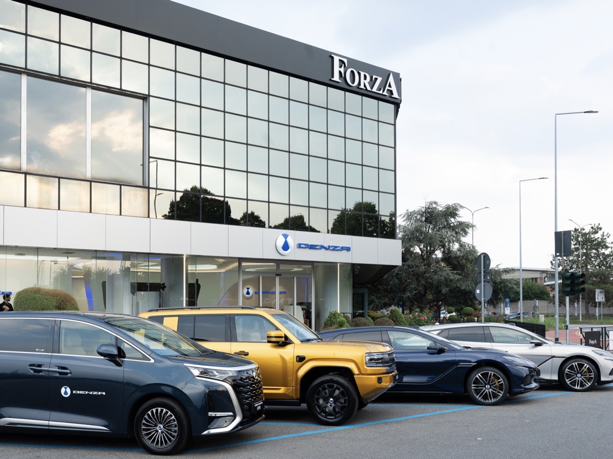 Denza showroom Torino
