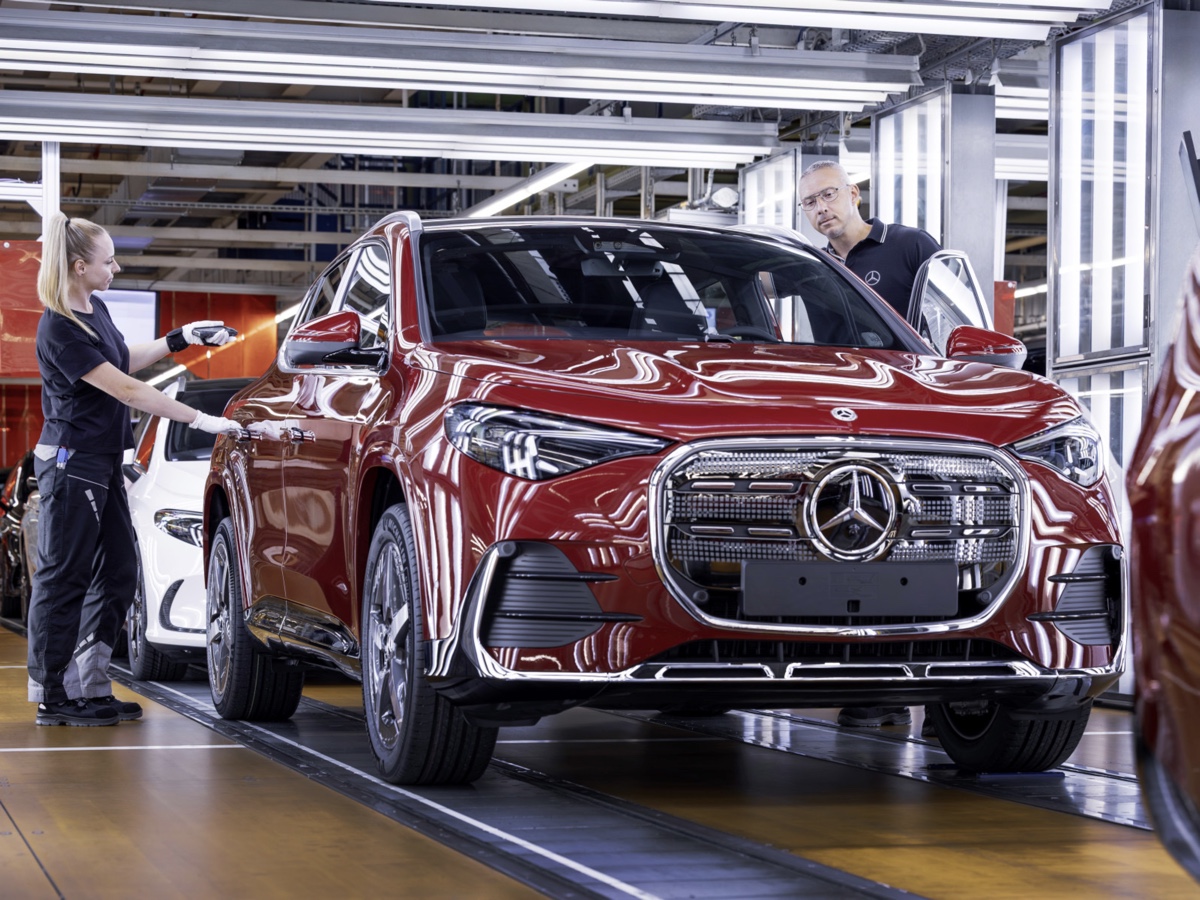 Mercedes produzione GLA ibrida Rastatt