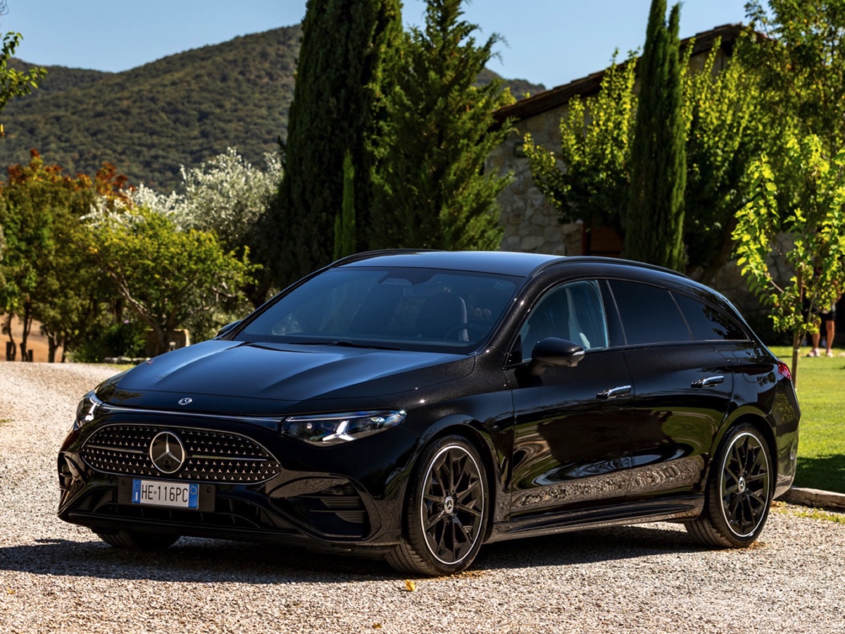 Mercedes-Benz CLA Shooting Brake high-tech hybrid