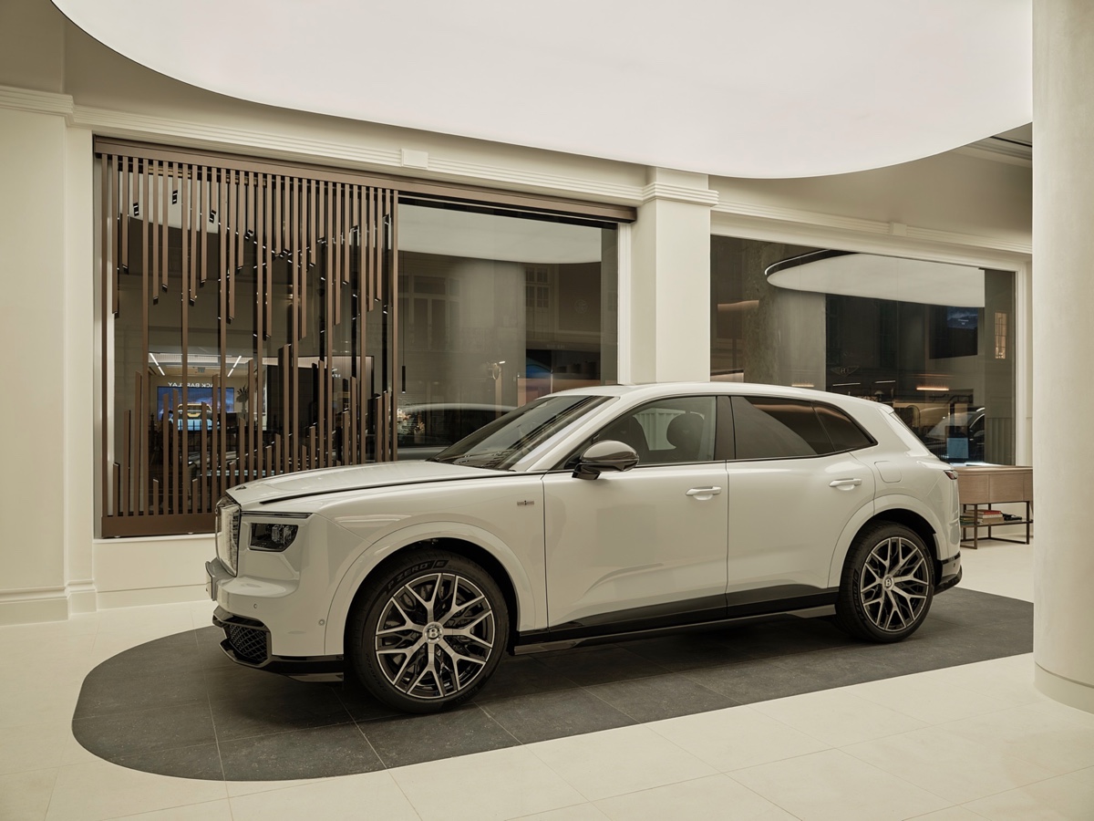 Bentley showroom Londra