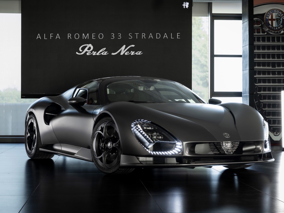 Alfa Romeo 33 Stradale Perla Nera