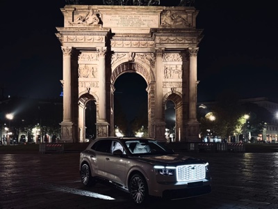 Debutto italiano a Milano per la nuova Bentley Torcal