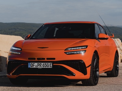 Unico allestimento da 88.400 euro per la Genesis GV60 Magma