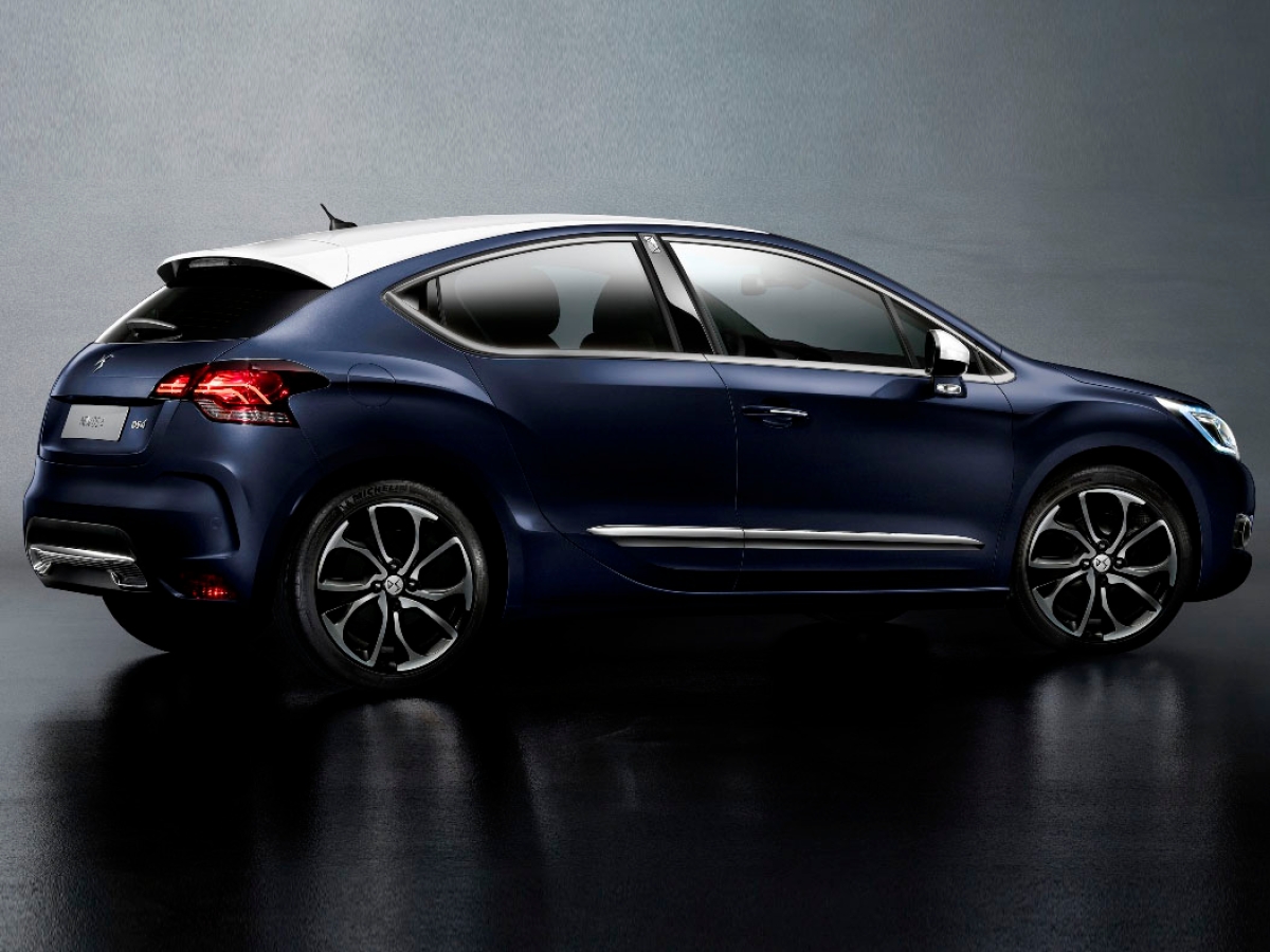 DS 4 Opera Blu: 25 unità per l’Italia
