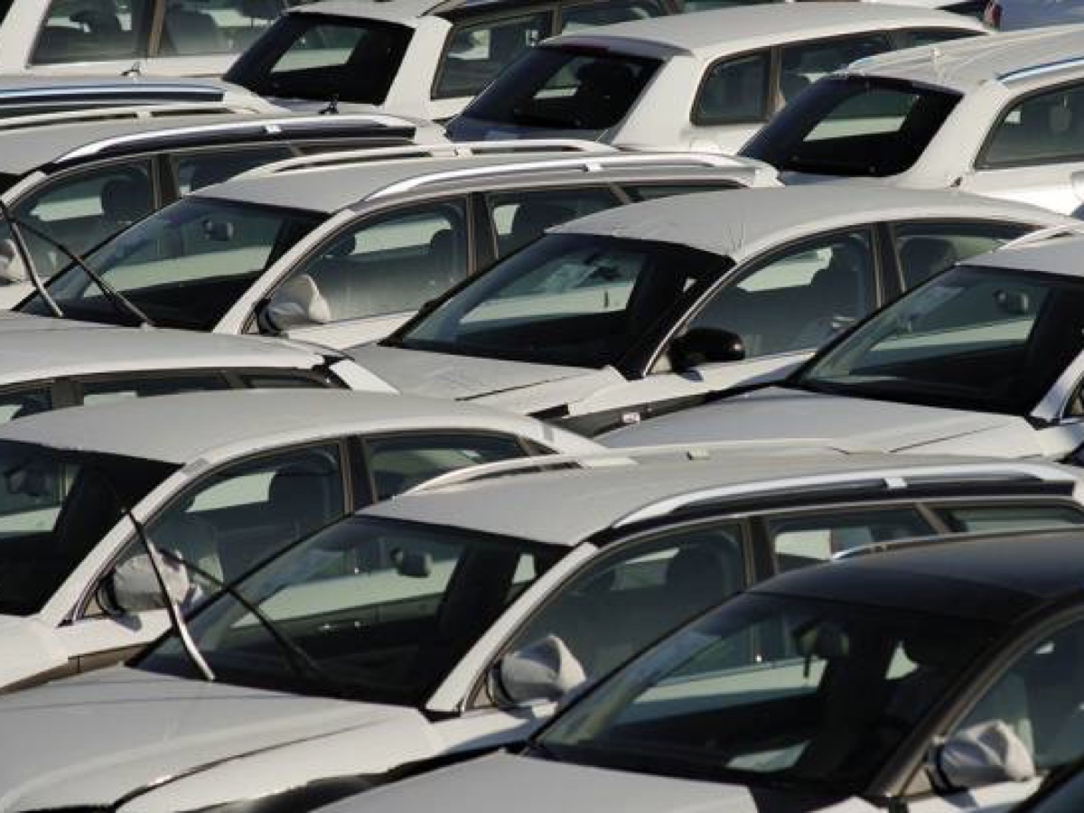 Piazzale auto in vendita