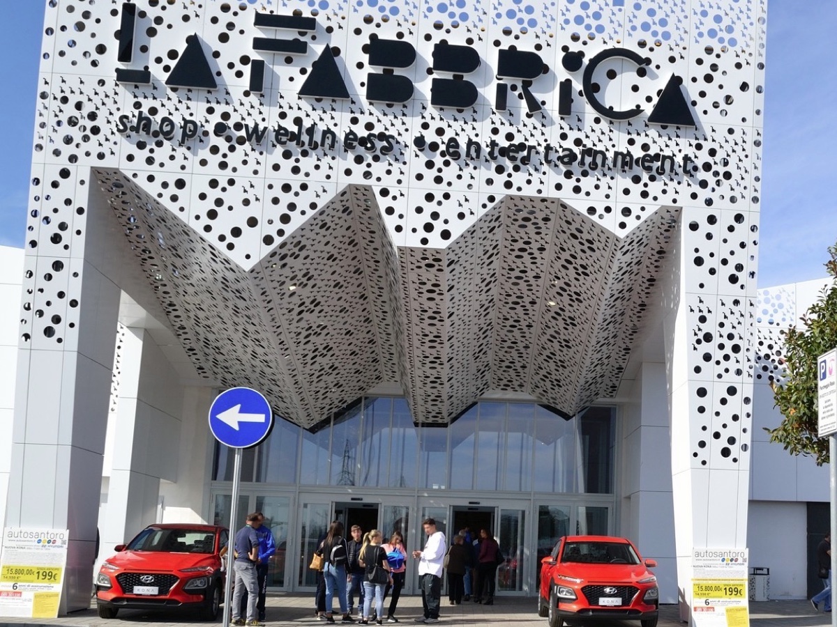 Hyundai Autosantoro sperimenta la realtà aumentata per gestire