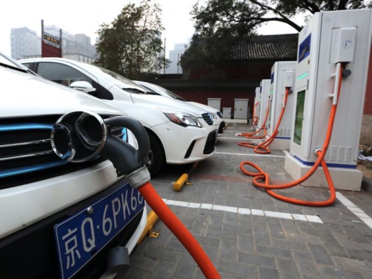 Giappone colonnine ricarica auto elettriche 