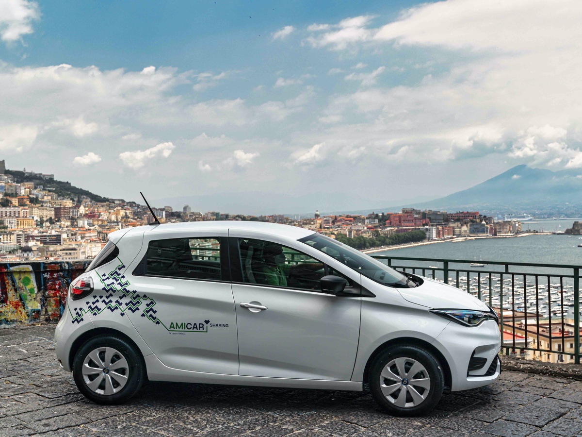 Renault Amicar, sharing 100% elettrico Napoli