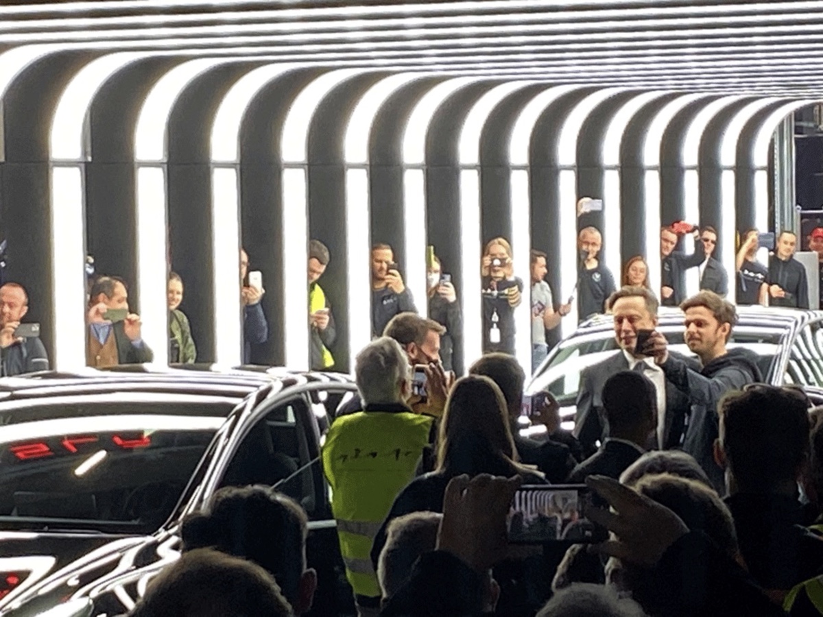 Tesla inaugurazione fabbrica di Grünheide
