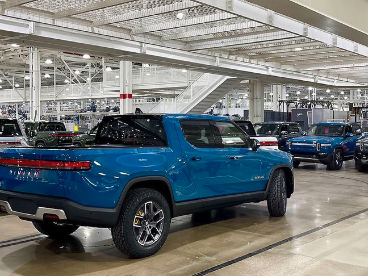 Rivian R1T produzione Normal