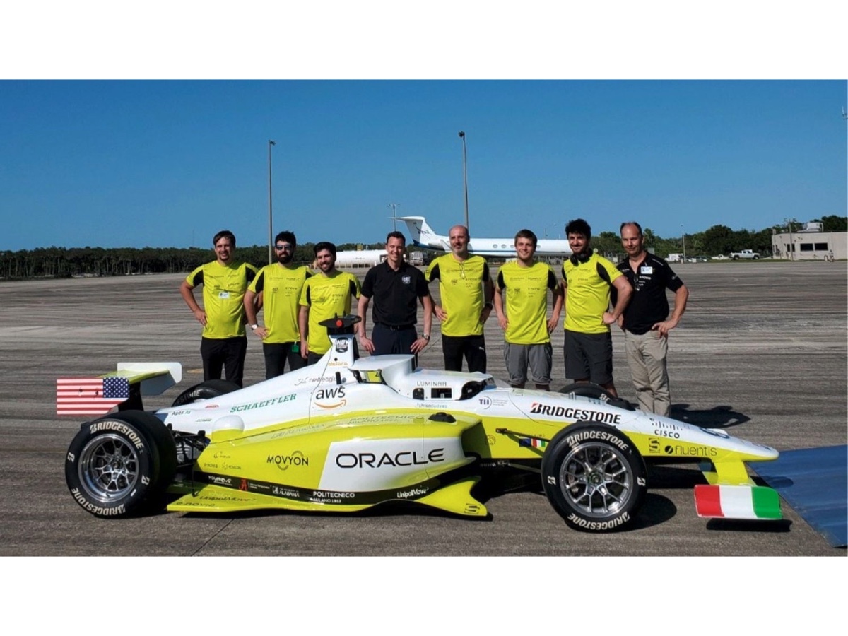 Speed record (309.3 km/h) for PoliMI's self-driving car