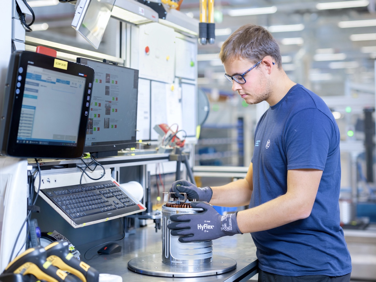 ZF produzione motori elettrici