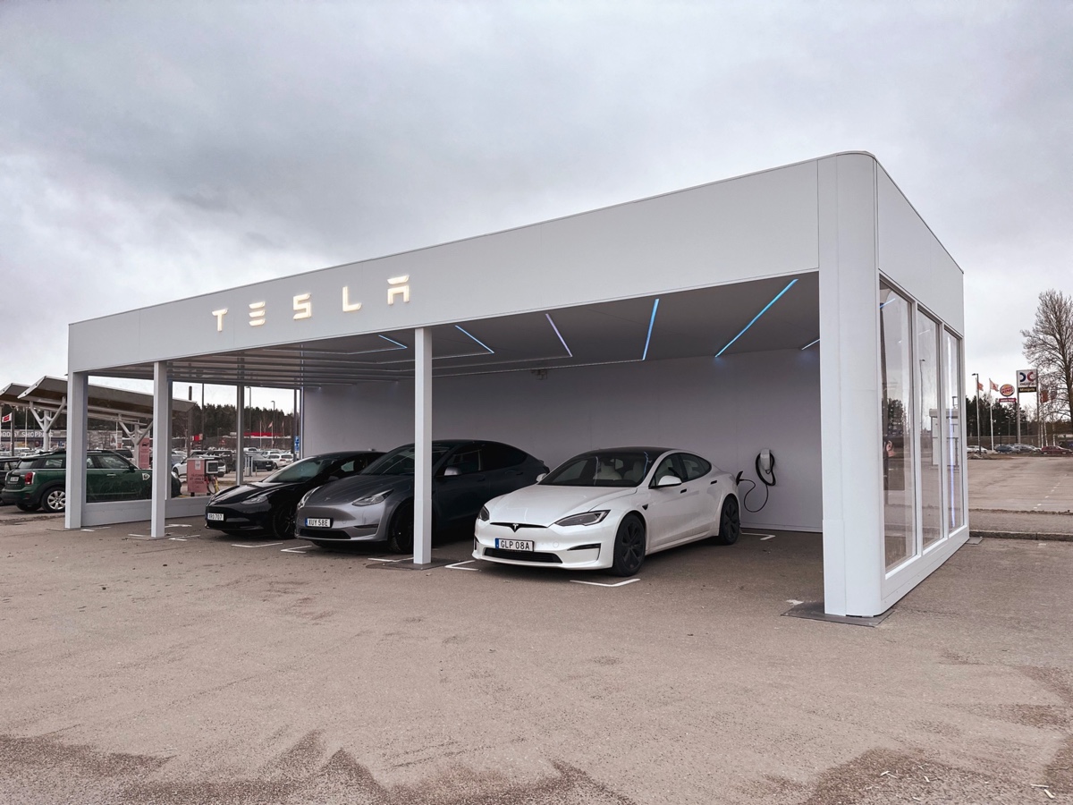 Tesla punto test drive da remoto