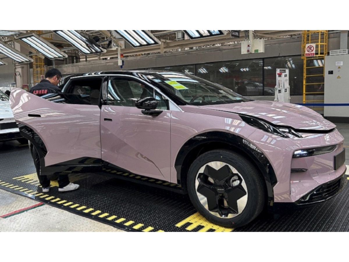 Zeekr X produzione Cina