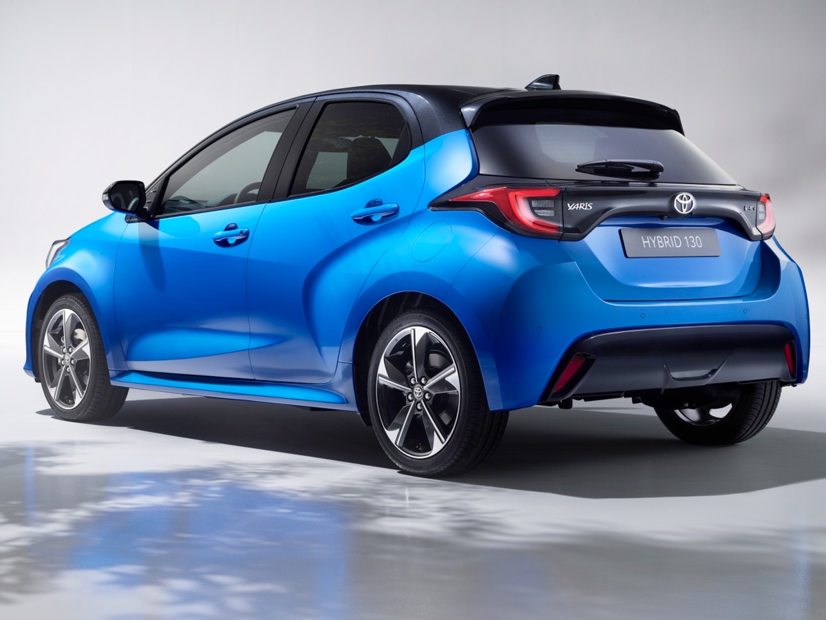Toyota Yaris Hybrid MY24