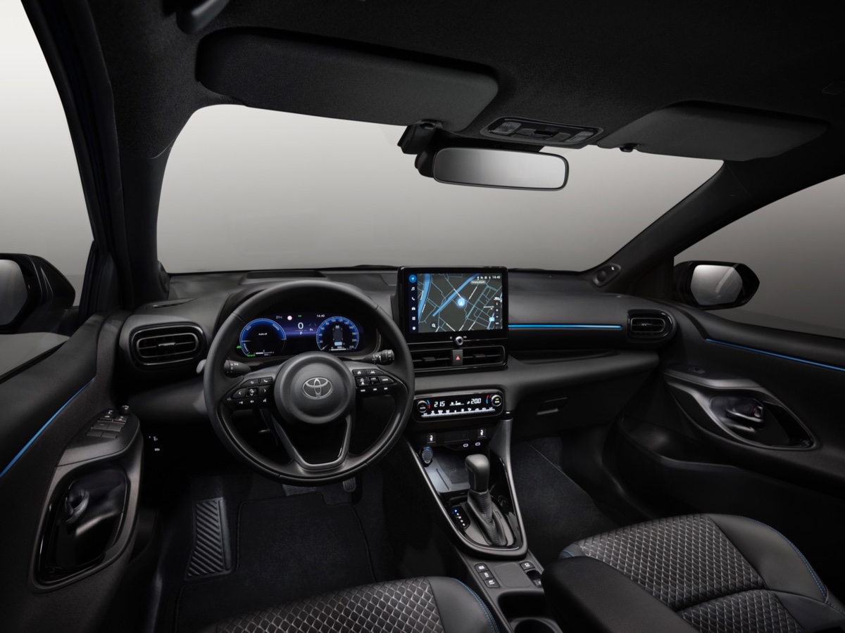 Toyota Yaris Hybrid MY24