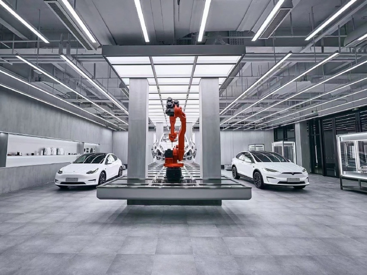 Tesla Giga Laboratory