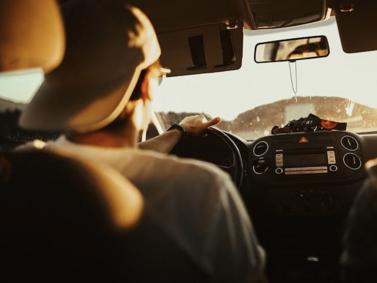 Skuola.net indagine giovani alla guida